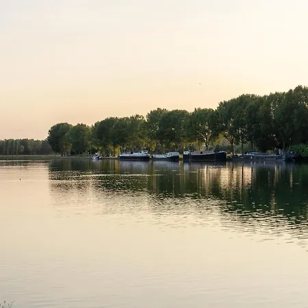 In Tournai Award-winning Park بيت للعطل